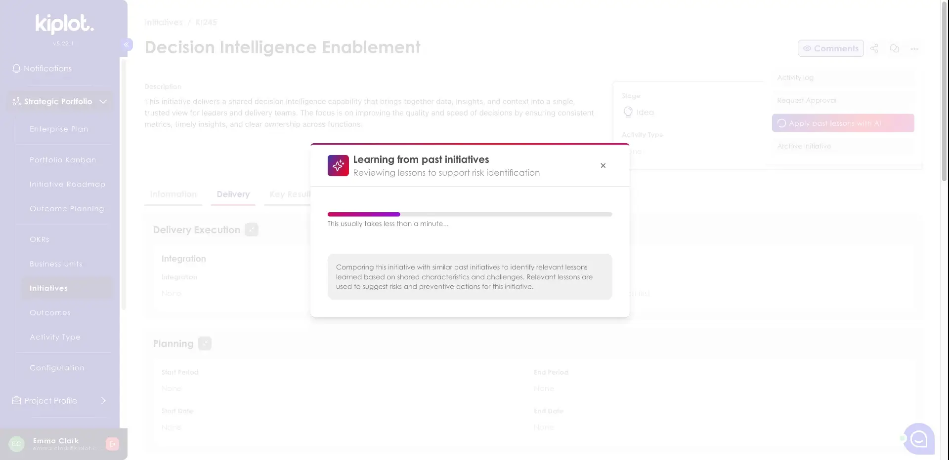 The screenshot shows the Kiplot software analyzing past initiatives to identify relevant lessons for risk identification in the current initiative. The process, which takes less than a minute, compares the current initiative with similar past ones to suggest risks and preventive actions.